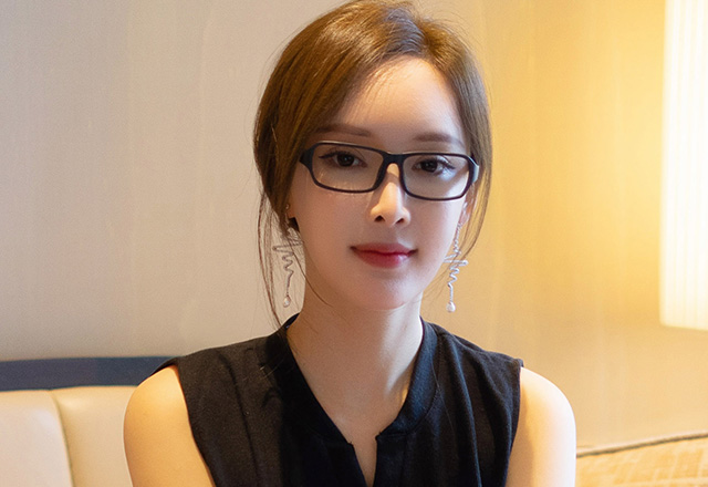 女神周妍希透视内衣写真看穿她的全身