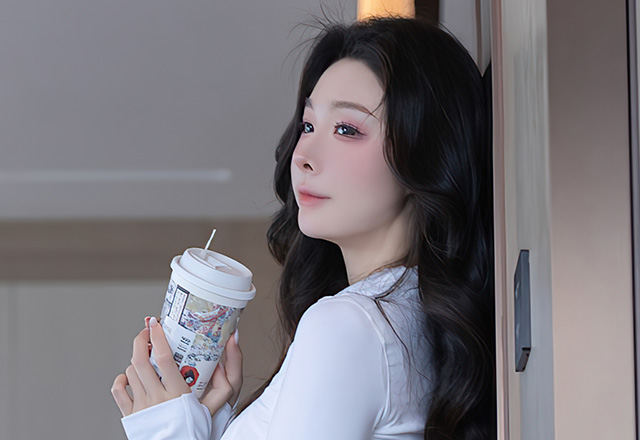 模特小逗逗原色丝袜美腿真是非常养眼