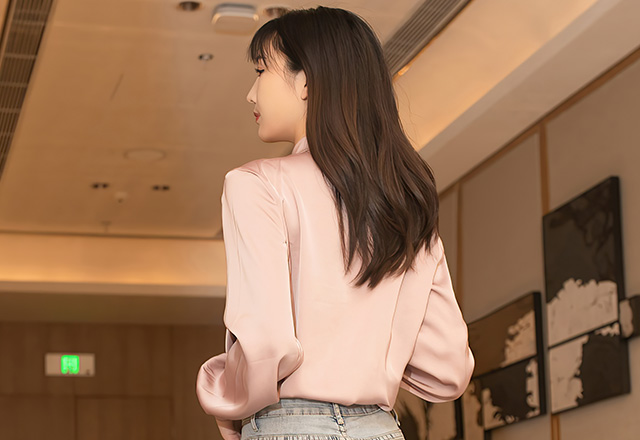 妩媚美女陆萱萱旗袍服饰写真美图