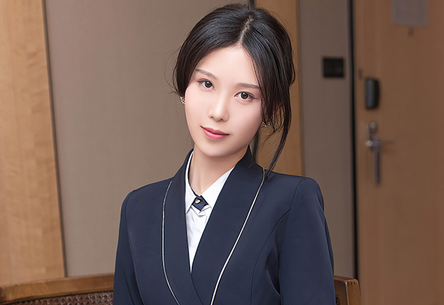 模特抖娘利世完美身姿让人过目不忘