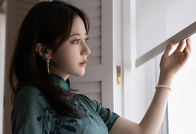 性感美女鱼子酱致命的眼神绝对迷倒你