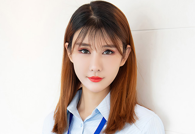 美女夏沫沫性感职业秘书装写真美图