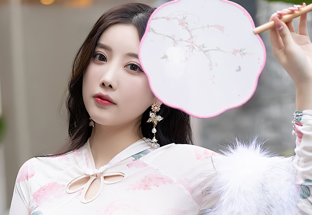 性感女神杨晨晨完美绝身材摄人心魄