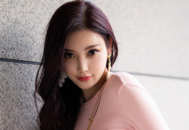 大美女杨晨晨写真图完美线条非常吸睛