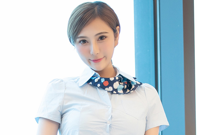 气质美女Lavinia修长美腿美妙不可方言