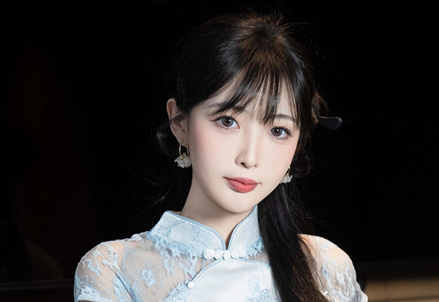 模特林星阑浅色短款旗袍美不胜收