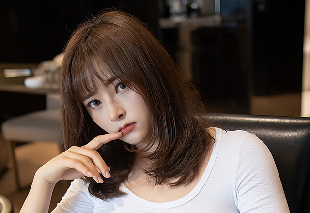 丰腴有致的模特奈沐子经典短裙美图