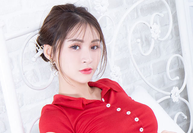 美腿模特Lola出众的身材值得收藏