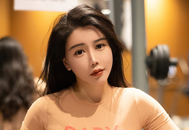 李若汐健身房写真惹火身材养眼十足