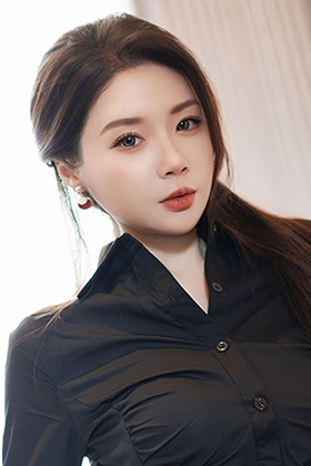 高挑曼妙的妹子梦心玥短裙黑丝美图