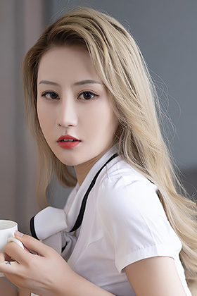 养眼妹子张欣欣职场制服OL写真美图