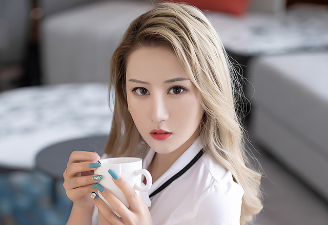 养眼妹子张欣欣职场制服OL写真美图