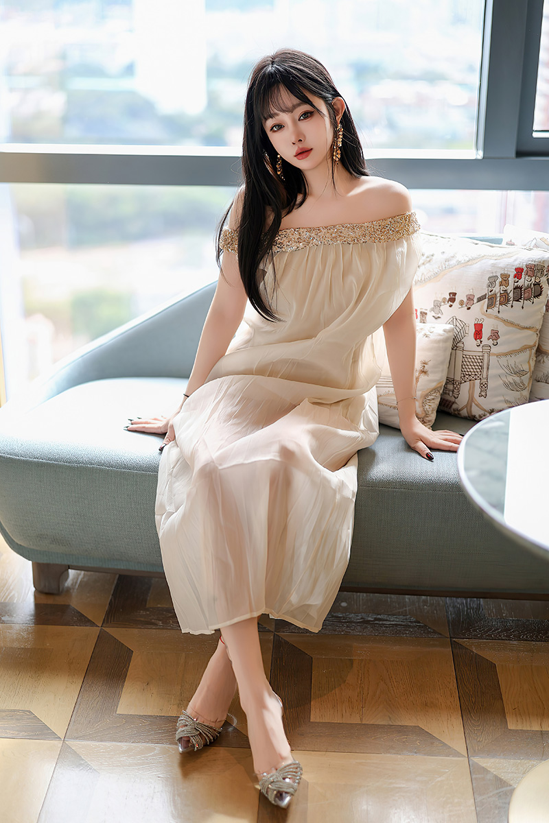 性感女神王雨纯蓝色制服美图非常惊艳
