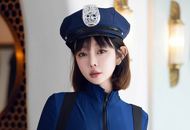 性感女神王雨纯蓝色制服美图非常惊艳