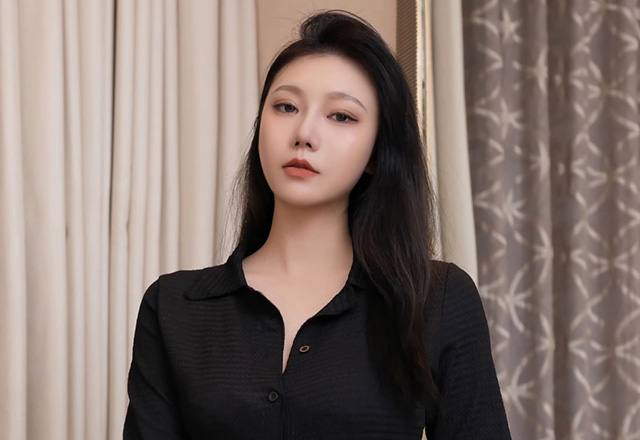 妩媚气质美女安然黑色包臀裙写真美图