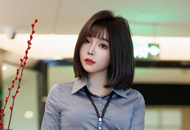女神徐莉芝灰色丝袜美腿撩人心怀