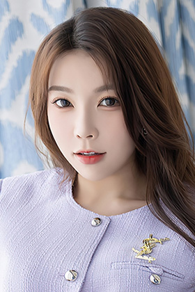 魅惑娇美妹子徐莉芝黑丝短裙十分不错