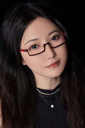 妩媚又性感的模特鱼子酱黑丝写真图