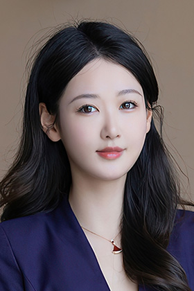 美女唐安琪深蓝色OL装扮摄人心魄