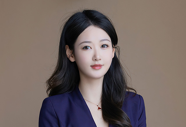 美女唐安琪深蓝色OL装扮摄人心魄