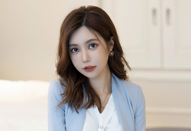 妩媚动人的模特绮里嘉大长腿惊艳众人