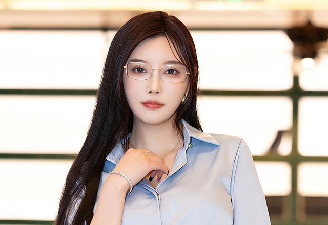 美艳妹纸杨晨晨大长腿令人无限向往