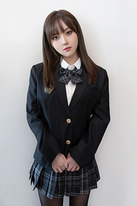 美女豆瓣酱制服系列美图深受宅男喜欢