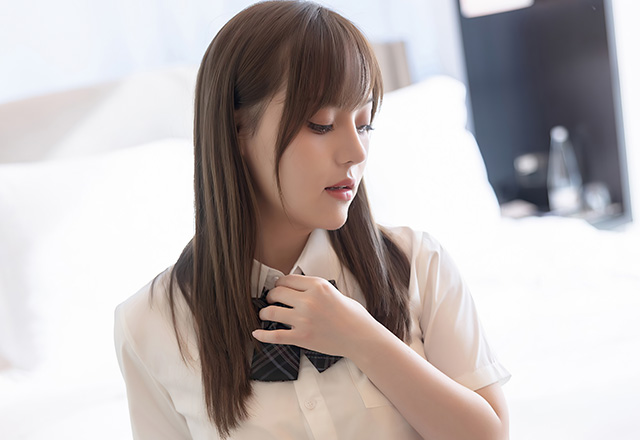 美女豆瓣酱制服系列美图深受宅男喜欢