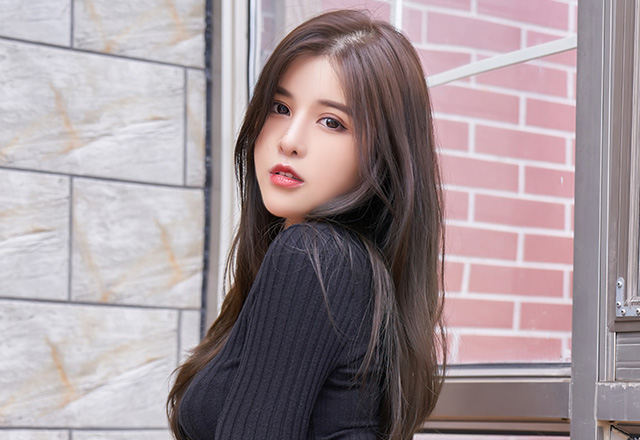 美女模特韩静安蓝色牛仔裤写真图片
