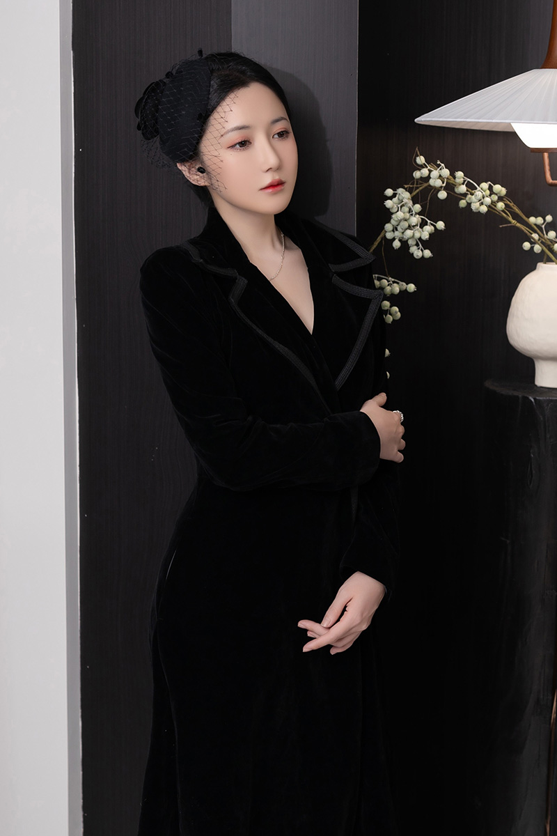 美女鱼子酱性感黑色连衣裙极致妩媚