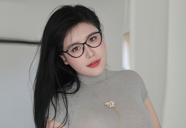 模特王婉悠娇媚丰腴惹火身段十足动人