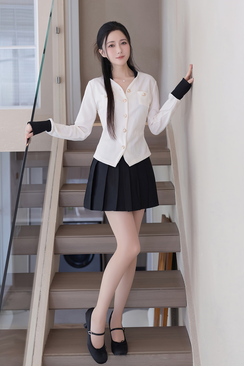 肤白貌美的妹子鱼子酱身材非常不错