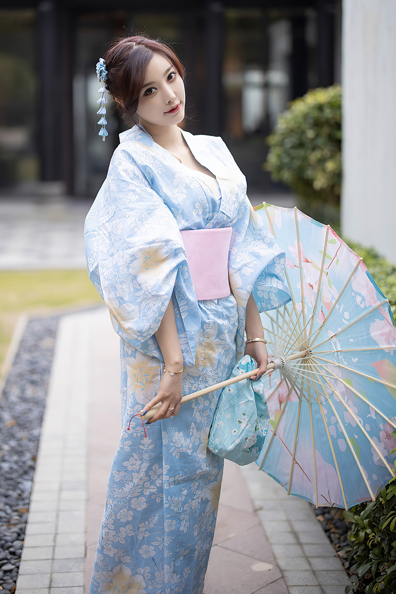 女神杨晨晨旅拍写真灿烂容颜夺人呼吸