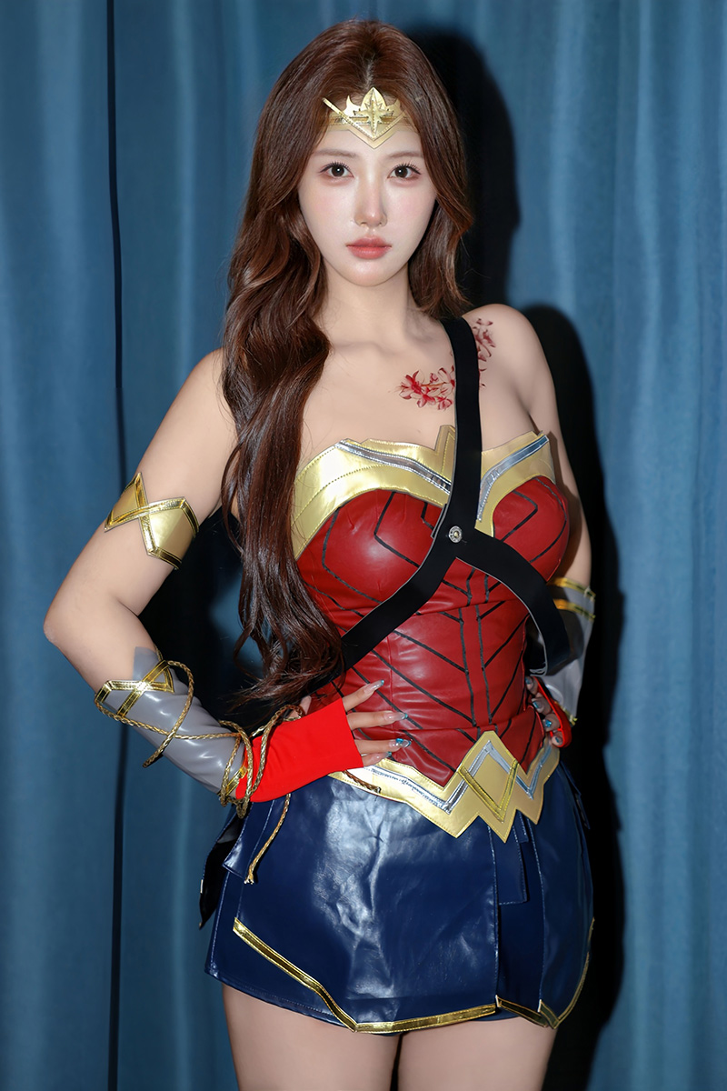 美女金允希COS神奇女侠真是明艳动人