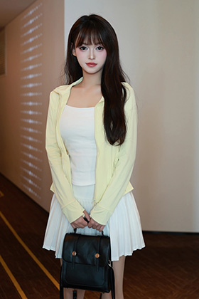 清纯小姐姐糯咪苗条身材真是不错