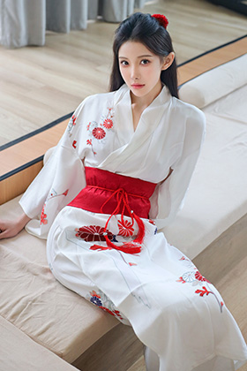 古装打扮的梨霜儿颜值气质样样到位