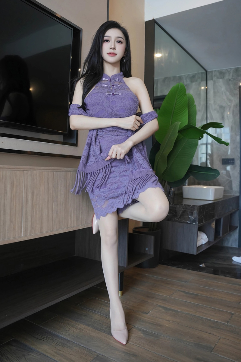 清纯妹子小阿娇紫色连衣裙写真美图
