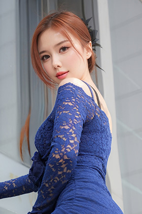 苗条美女白芷性感蓝色连衣短裙写真