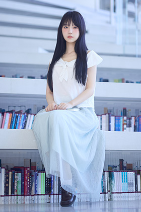 甜美可爱的小姐姐小鹿鹿写真图片