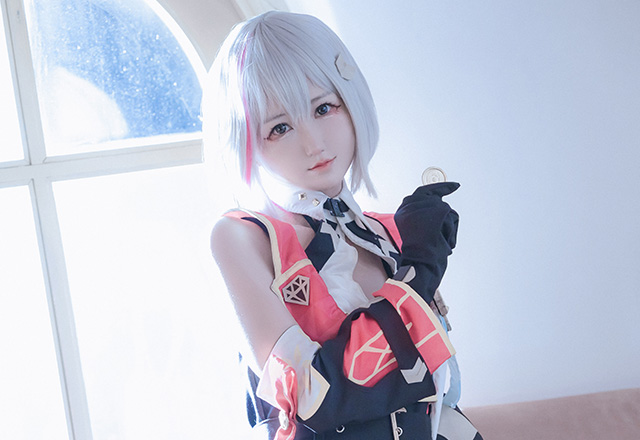 颇具人气的妹子KuukoW写真美图