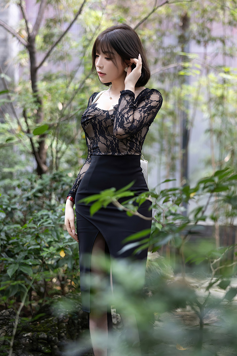 女神徐莉芝黑色蕾丝连衣裙气质撩人