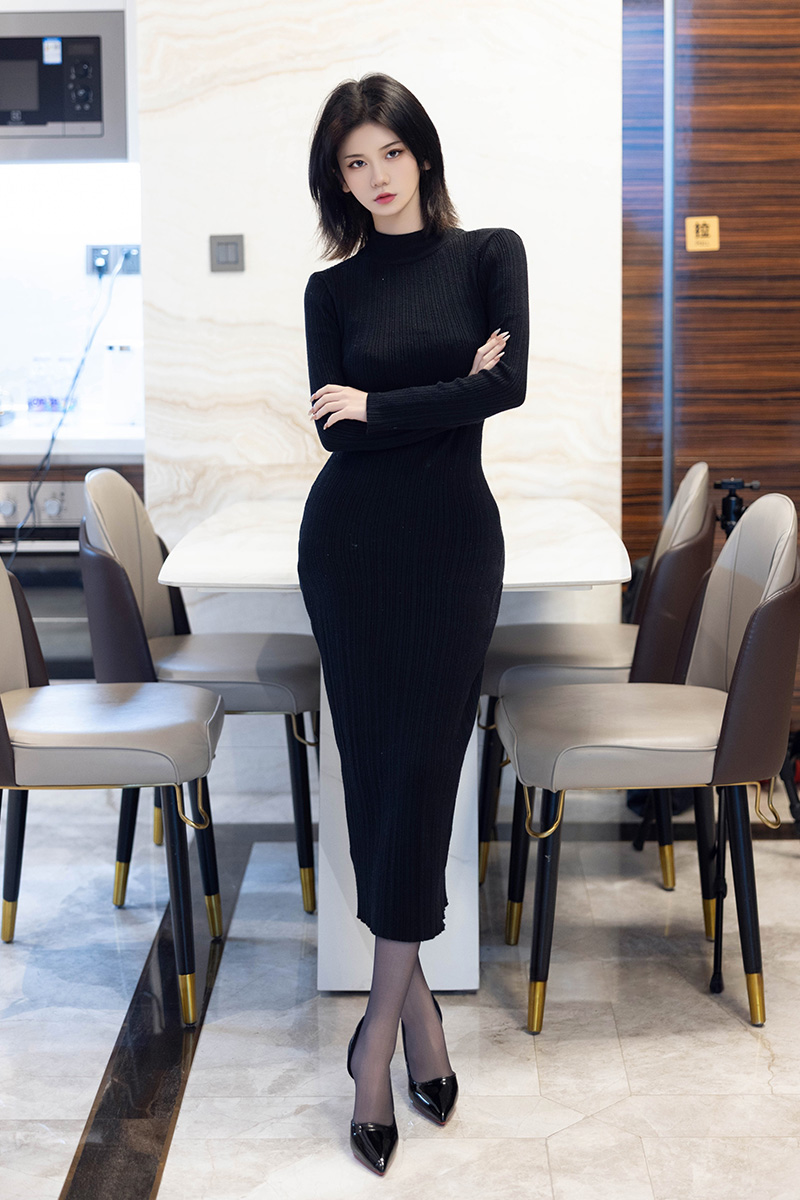 长腿模特赵语嫣黑色连衣裙写真图