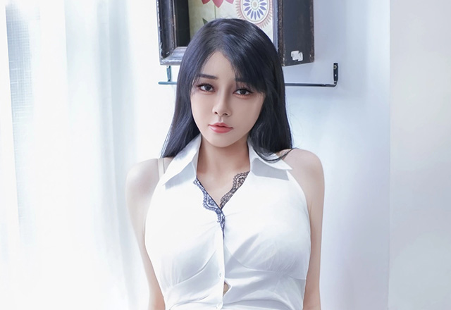 丰腴多姿的模特凯竹美腿丝袜写真