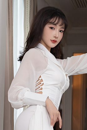 美腿模特陆萱萱绝对让腿控们欲罢不能