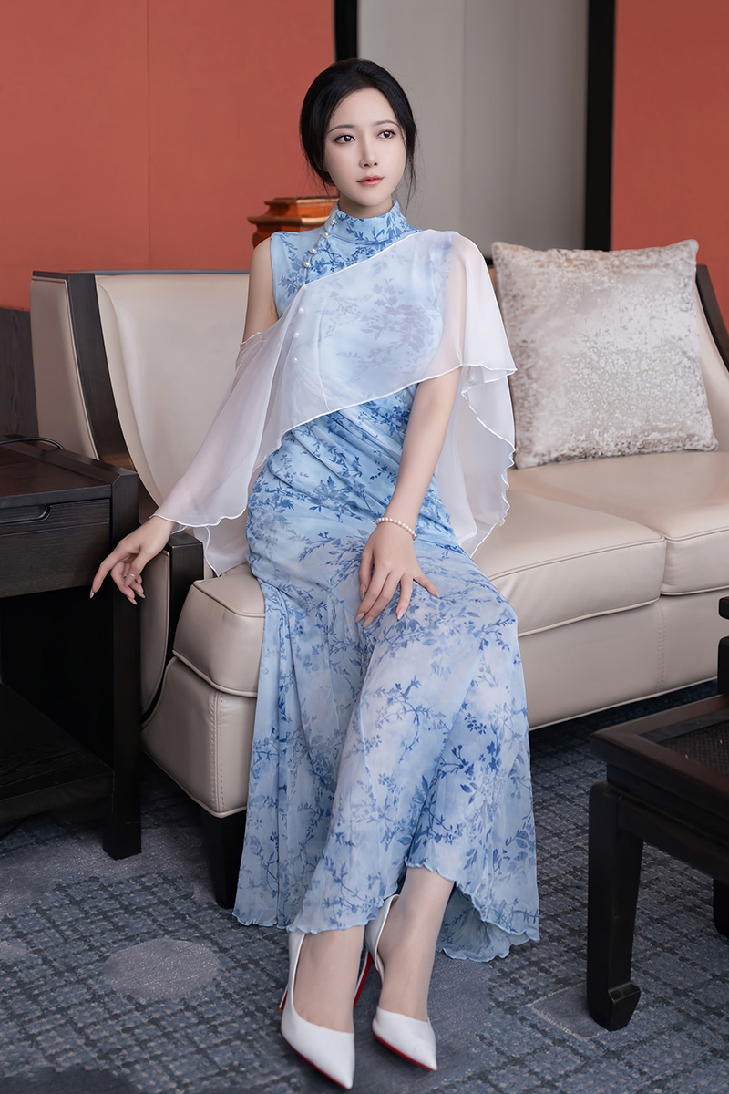 妩媚迷人的妹子鱼子酱青瓷连衣裙美图