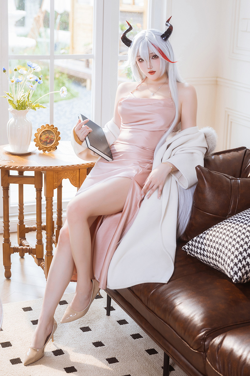 清纯美女瓜希酱白月魁运动服写真图片