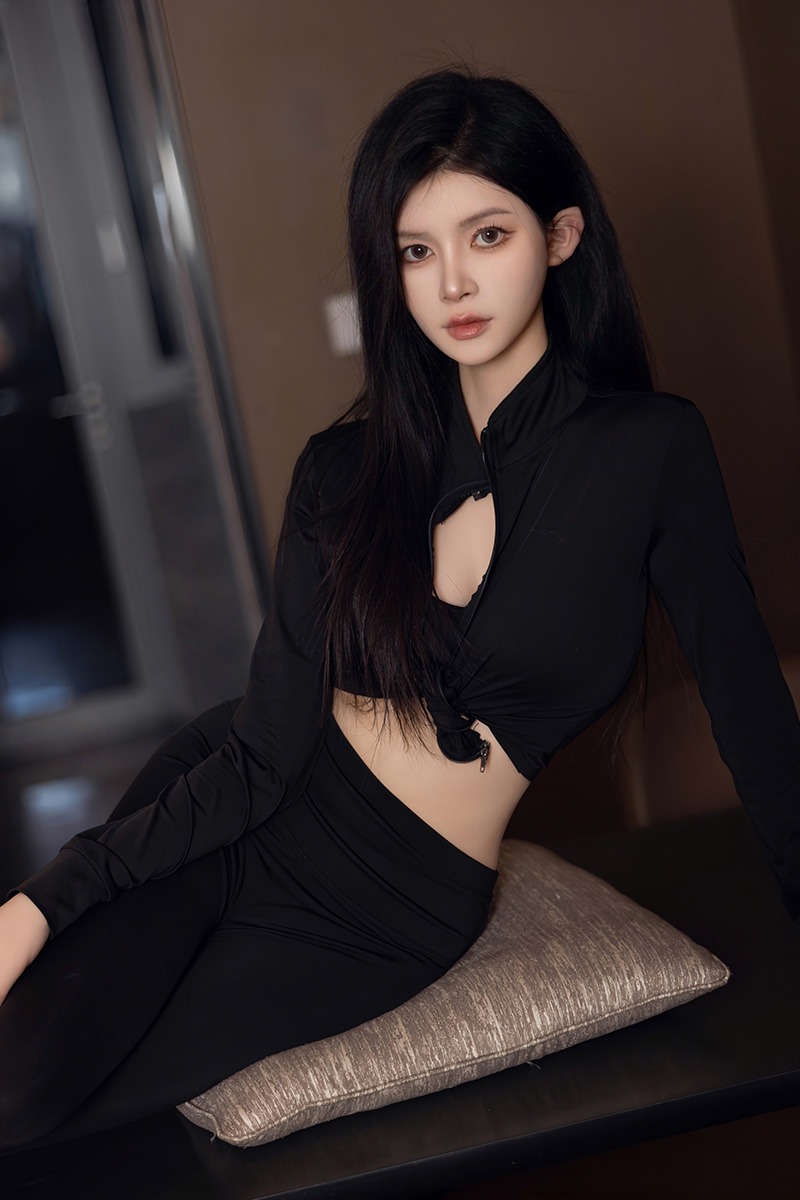 长腿模特沈如斯极致美腿性感动人