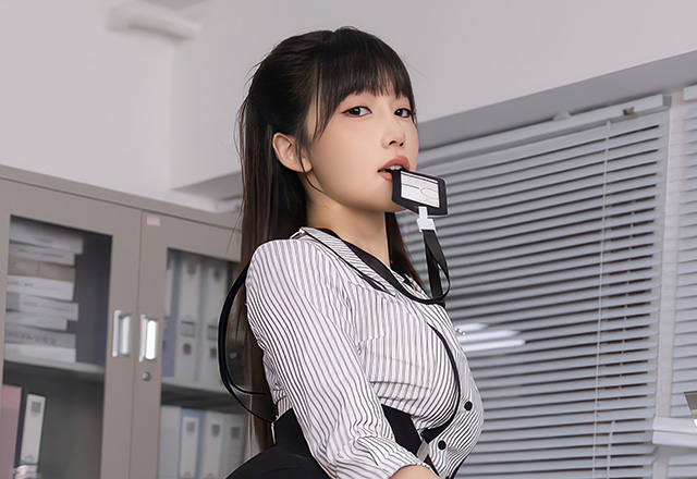 美腿模特陆萱萱迷人身材让人称绝