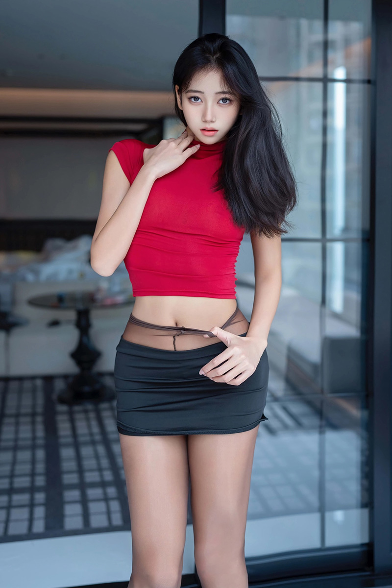 美腿模特时安安性感黑色连体皮衣写真