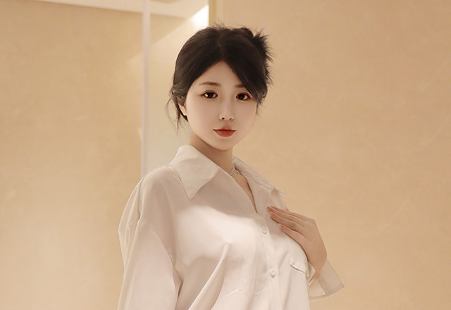 甜美模特陈伊人连衣裙美图明艳动人